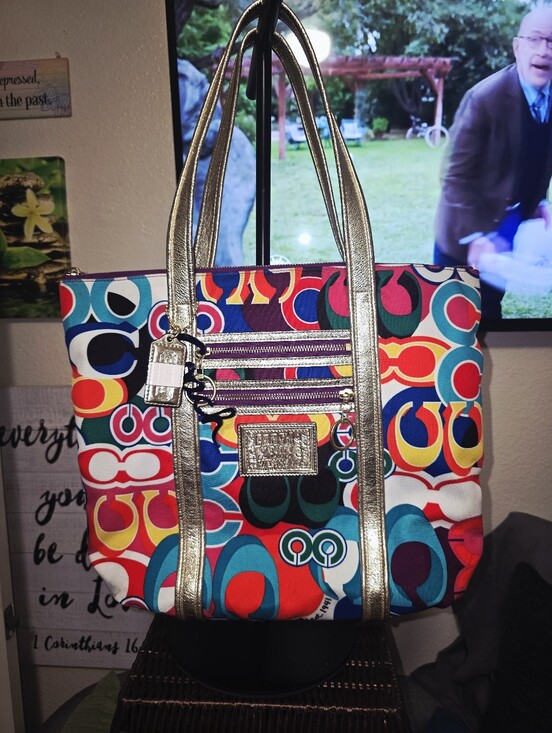 Coach Handbags - Coach Poppy Pop C Signature Graffiti Glam Tote EUC